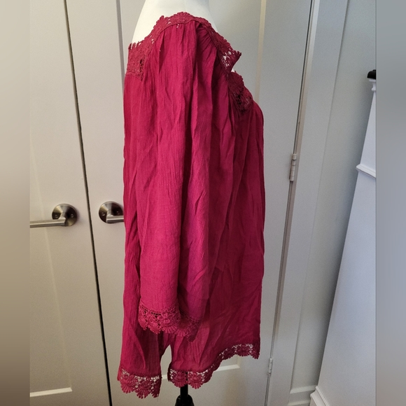 Zac & Rachel Plus Size Top - Picture 4 of 10